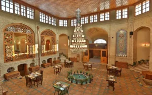 بهترین رستوران های کرمان عکس اصلی از یک رستوران سنتی