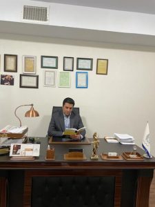 امین گلریز