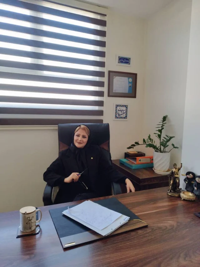 خدیجه کریمی