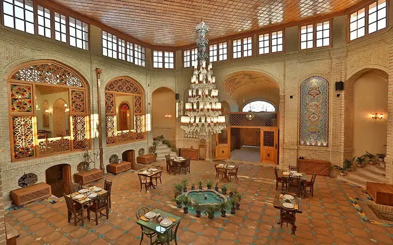 بهترین رستوران های کرمان عکس اصلی از یک رستوران سنتی